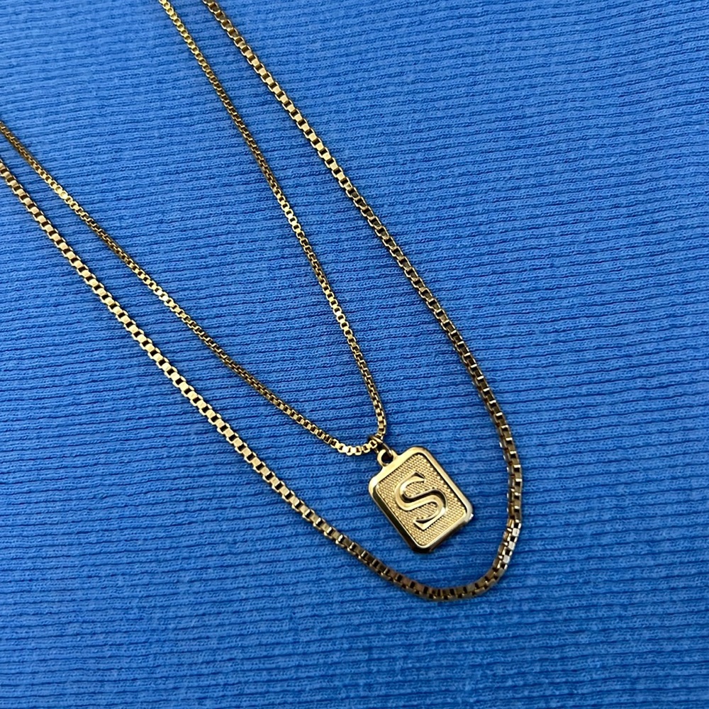 “S” pendant layered necklace